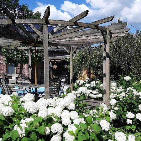 Irish Bowtop Op Het Platteland Van Huize Ouwervelden Wouwsche Plantage Bagian luar foto