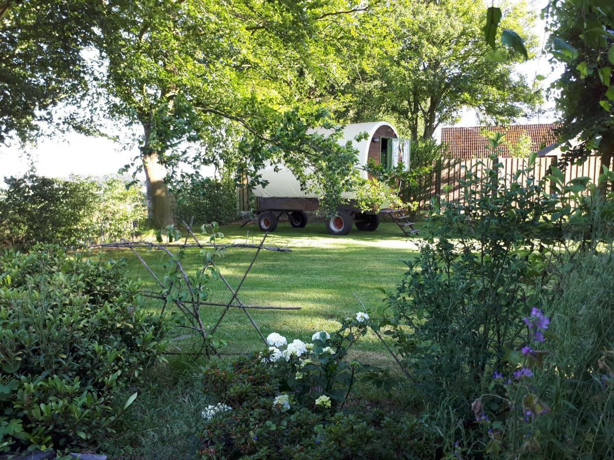 Irish Bowtop Op Het Platteland Van Huize Ouwervelden Wouwsche Plantage Bagian luar foto
