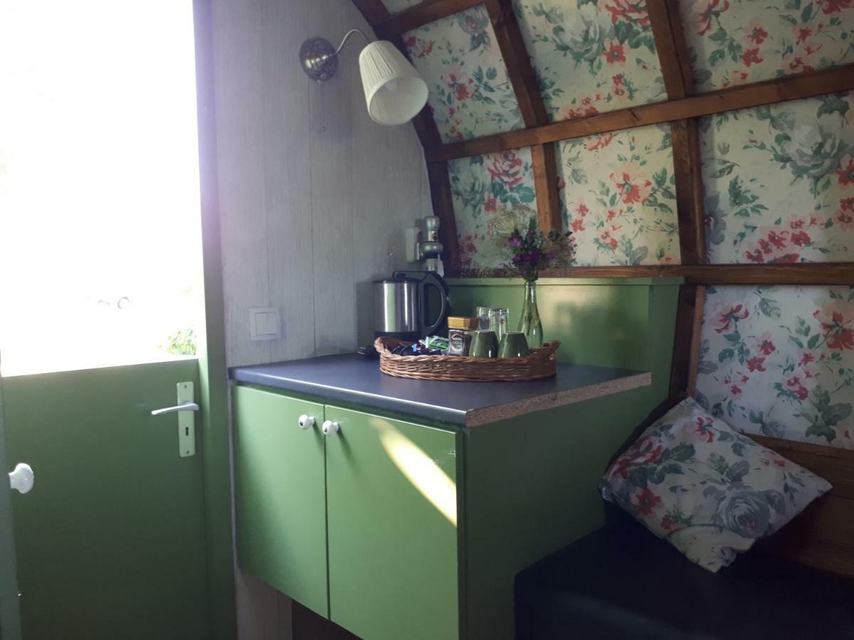 Irish Bowtop Op Het Platteland Van Huize Ouwervelden Wouwsche Plantage Bagian luar foto