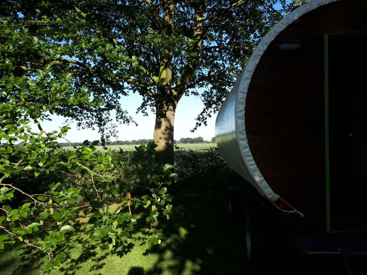 Irish Bowtop Op Het Platteland Van Huize Ouwervelden Wouwsche Plantage Bagian luar foto
