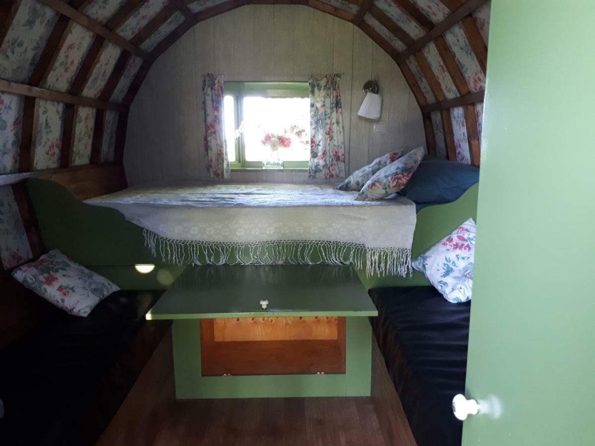 Irish Bowtop Op Het Platteland Van Huize Ouwervelden Wouwsche Plantage Bagian luar foto